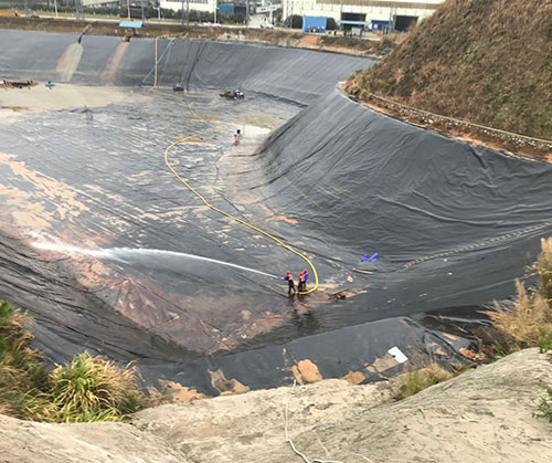 沙河废水池清理